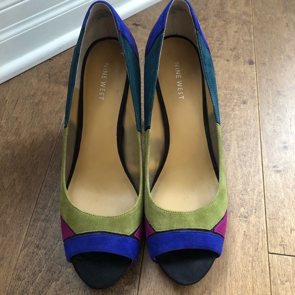 Stunning Suede Peeptoes - Picture 2 of 6